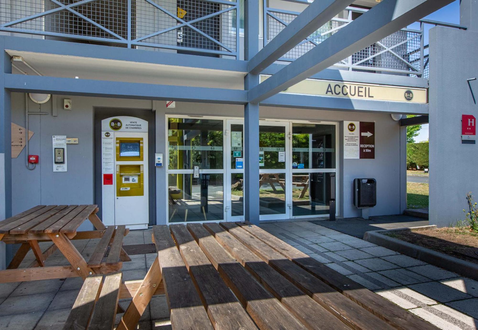 B&B Hotel Chateauroux Aeroport Déols Buitenkant foto